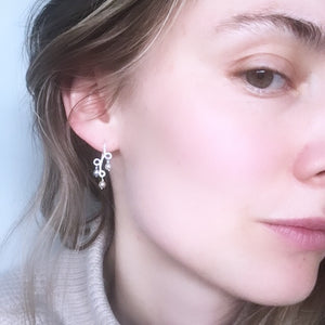 Arabesque earring, single
