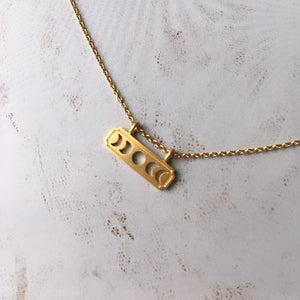 Everchanging Moon necklace, gold